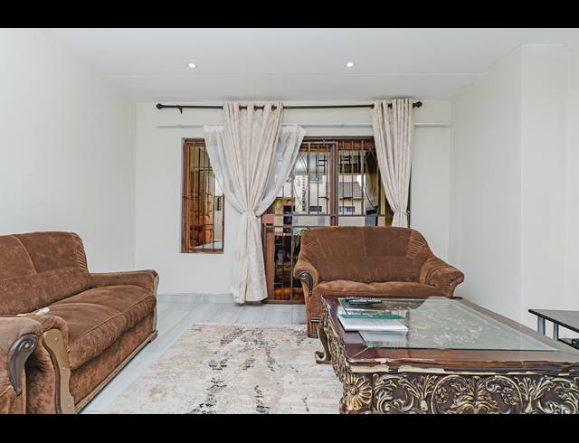 3 BEDROOM APARTMENT FOR SALE IN HALFWAY GARDENS